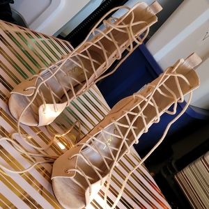 lulu's laced up booties nwob